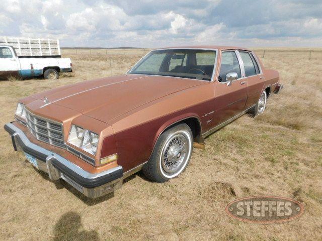 1982 Buick LeSabre_1.jpg